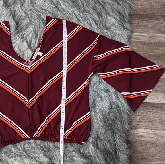 NWOT Express striped cropped v-neck blouse - Picture 6 of 7